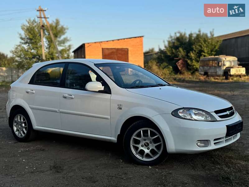 Хэтчбек Chevrolet Lacetti 2009 в Ахтырке