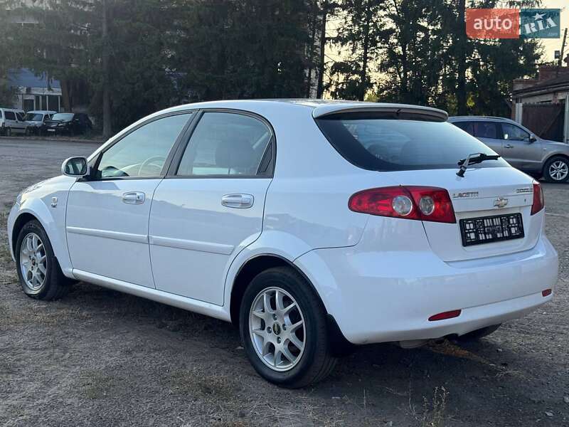 Хэтчбек Chevrolet Lacetti 2009 в Ахтырке