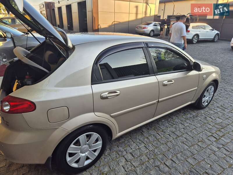 Хетчбек Chevrolet Lacetti 2011 в Києві