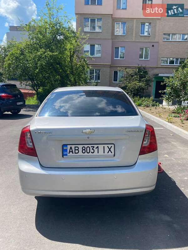 Седан Chevrolet Lacetti 2006 в Чернівцях