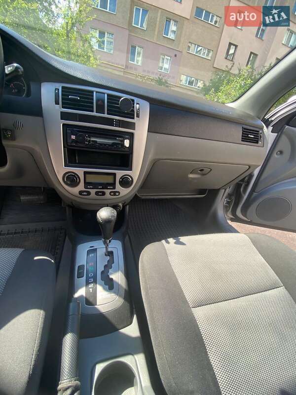 Седан Chevrolet Lacetti 2006 в Чернівцях