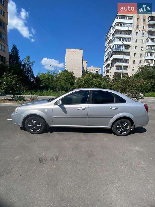 Седан Chevrolet Lacetti 2006 в Чернівцях