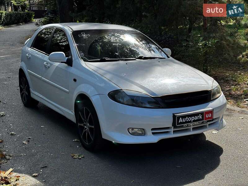 Хэтчбек Chevrolet Lacetti 2008 в Киеве фото 3 Хэтчбек Chevrolet Lacetti 2008 в Киеве