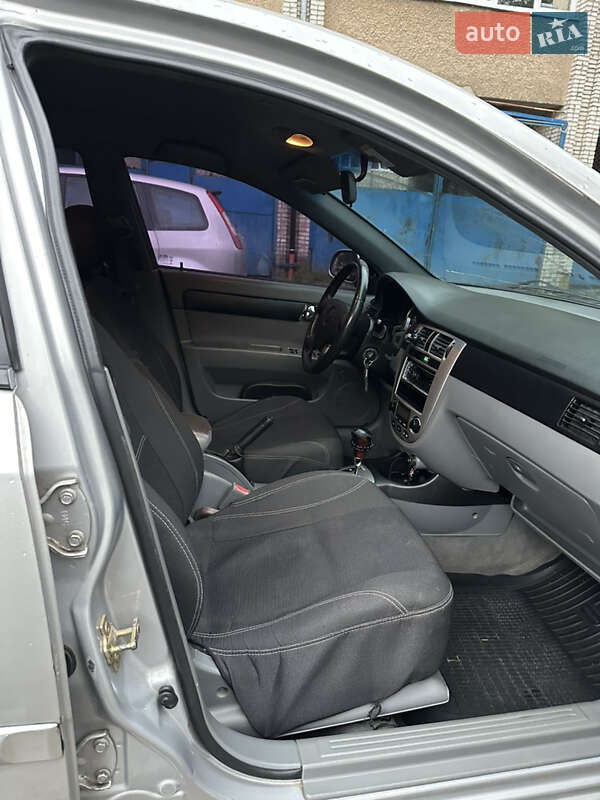Седан Chevrolet Lacetti 2006 в Львове