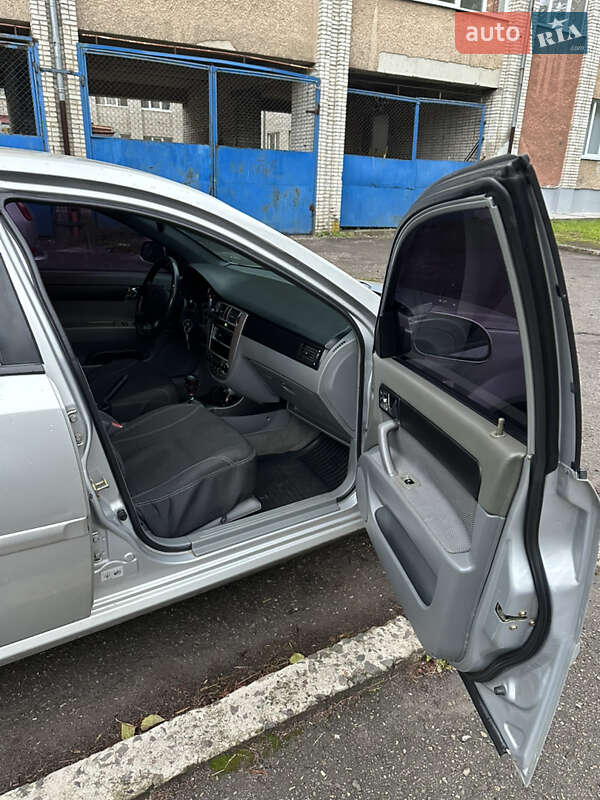 Седан Chevrolet Lacetti 2006 в Львове