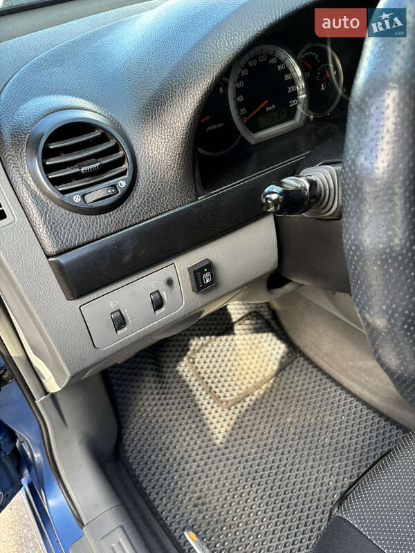 Универсал Chevrolet Lacetti 2005 в Киеве фото 18 Универсал Chevrolet Lacetti 2005 в Киеве