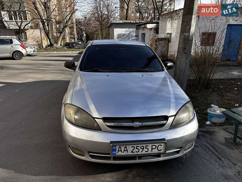 Хэтчбек Chevrolet Lacetti 2008 в Киеве