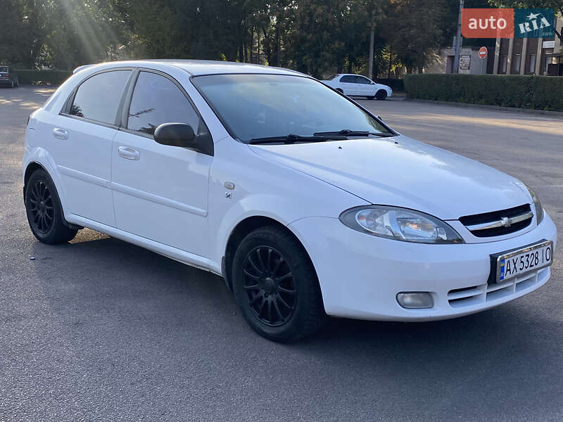 Хетчбек Chevrolet Lacetti 2005 в Кам'янському фото 2 Хетчбек Chevrolet Lacetti 2005 в Кам'янському