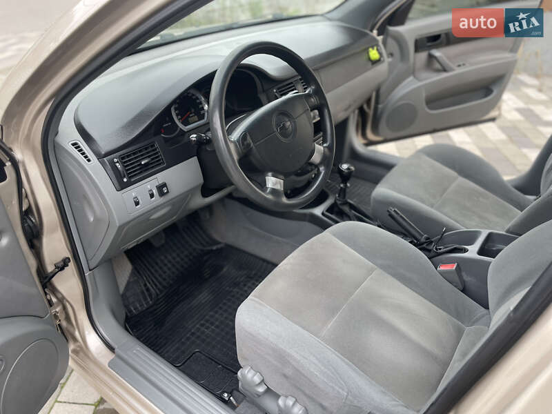 Седан Chevrolet Lacetti 2010 в Хмельницькому