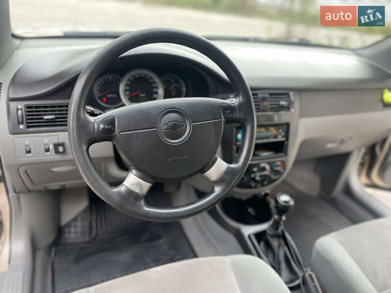 Седан Chevrolet Lacetti 2010 в Хмельницькому