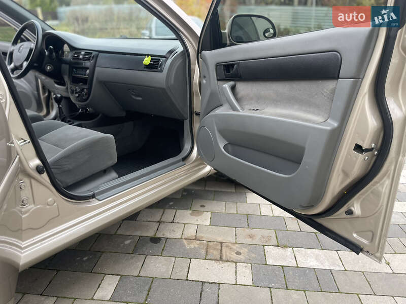 Седан Chevrolet Lacetti 2010 в Хмельницькому