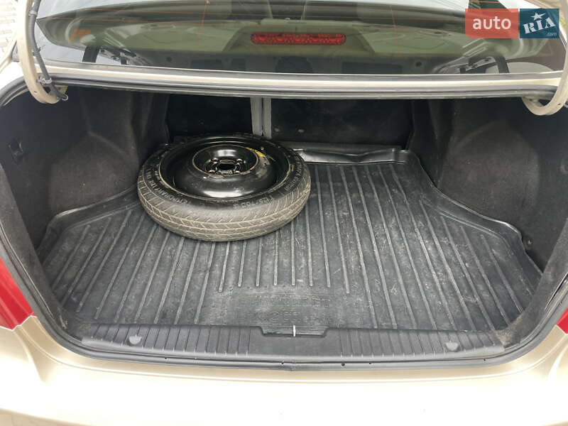 Седан Chevrolet Lacetti 2010 в Хмельницькому