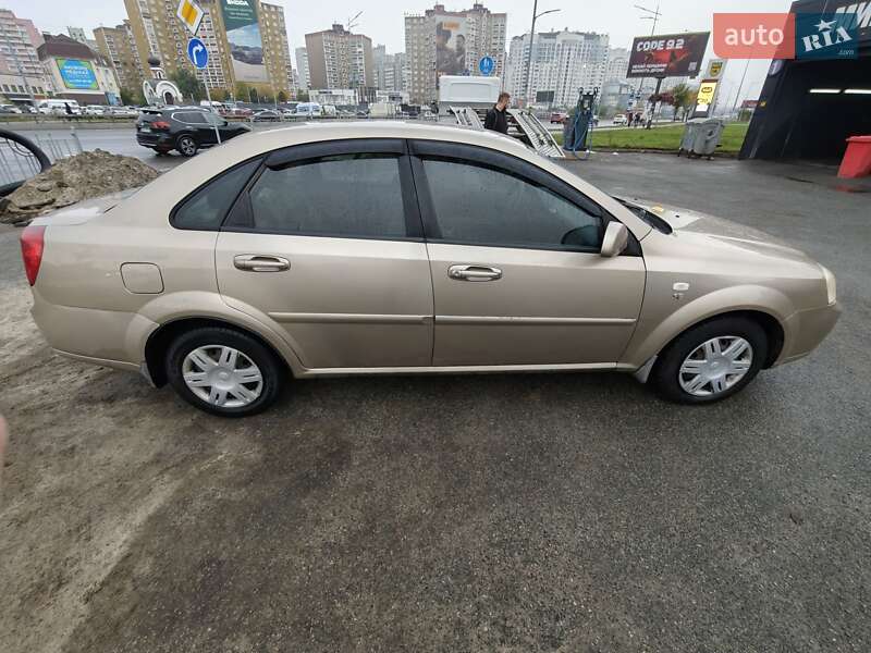 Седан Chevrolet Lacetti 2005 в Києві