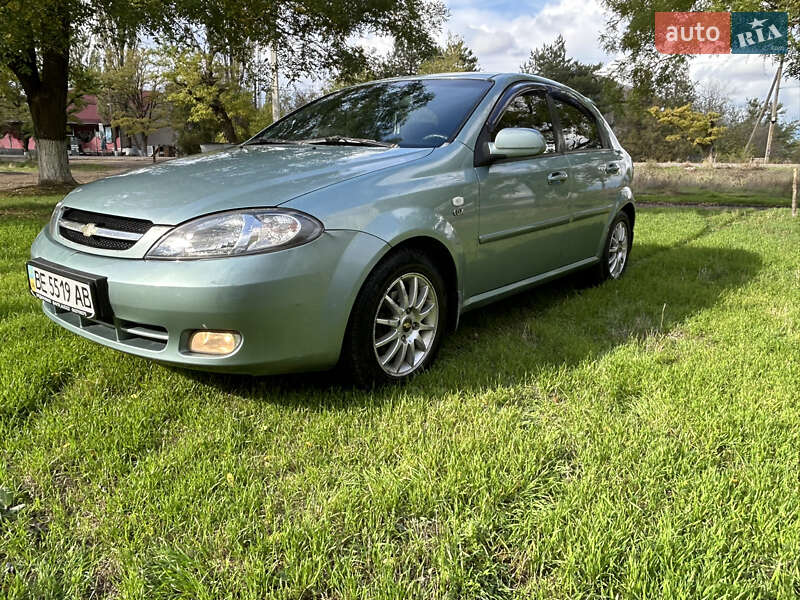 Хетчбек Chevrolet Lacetti 2006 в Миколаєві