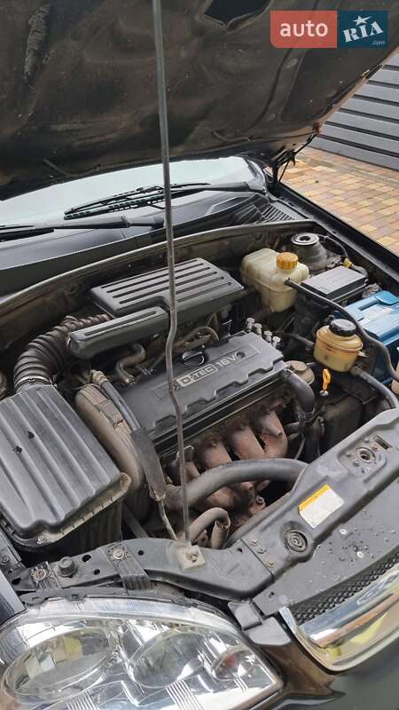 Седан Chevrolet Lacetti 2004 в Киеве