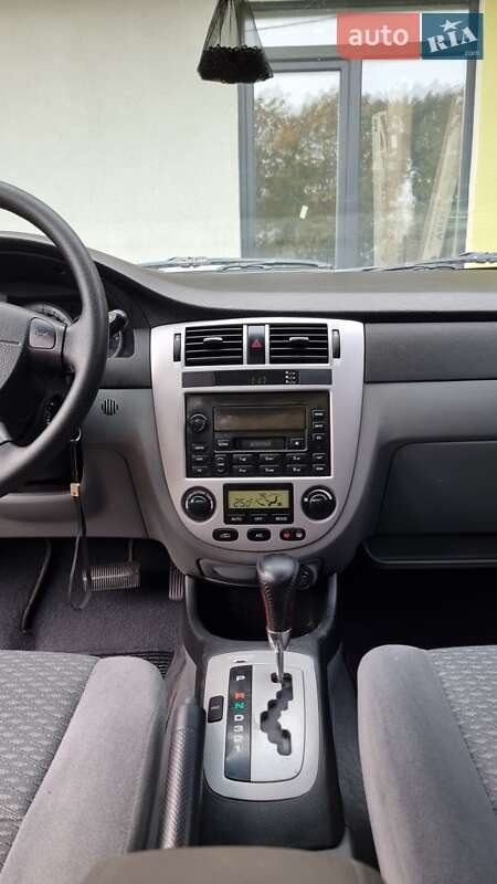 Седан Chevrolet Lacetti 2004 в Киеве