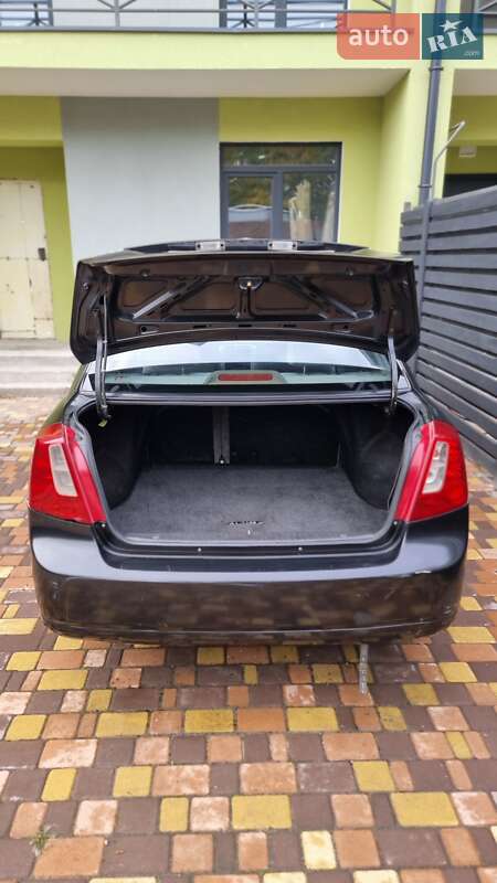 Седан Chevrolet Lacetti 2004 в Киеве