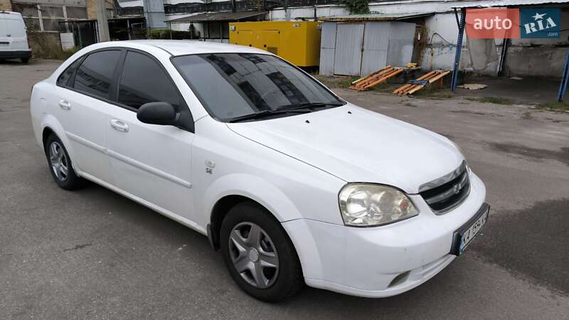 Седан Chevrolet Lacetti 2005 в Києві