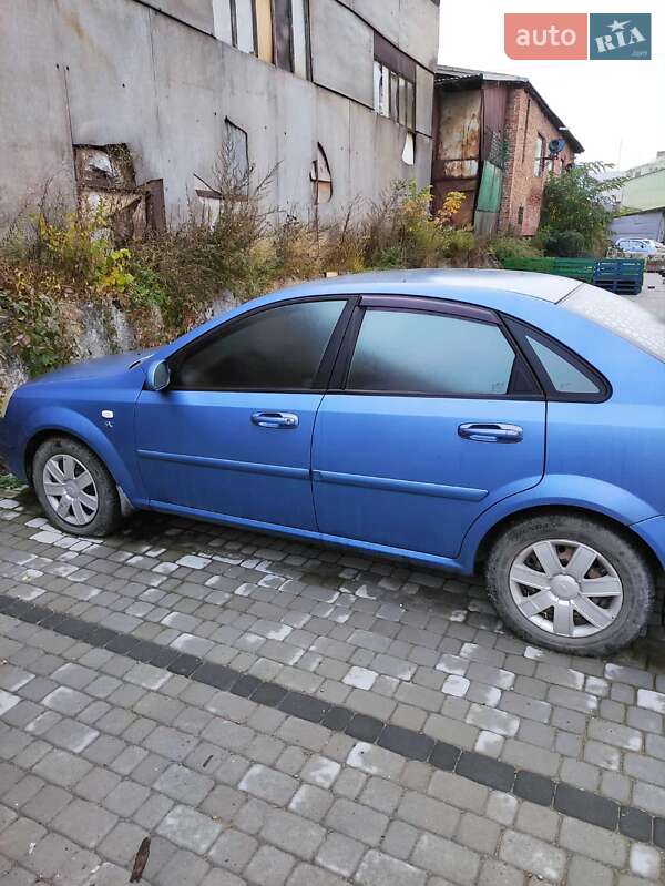 Седан Chevrolet Lacetti 2005 в Львове