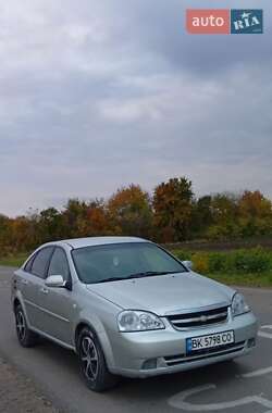 Седан Chevrolet Lacetti 2004 в  фото 4 Седан Chevrolet Lacetti 2004 в