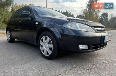 Хэтчбек Chevrolet Lacetti 2005 в  фото 2 Хэтчбек Chevrolet Lacetti 2005 в