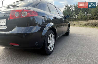 Хэтчбек Chevrolet Lacetti 2005 в  фото 10 Хэтчбек Chevrolet Lacetti 2005 в