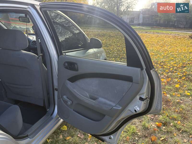 Хэтчбек Chevrolet Lacetti 2005 в Золотоноше фото 13 Хэтчбек Chevrolet Lacetti 2005 в Золотоноше