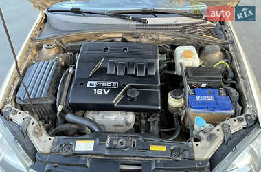 Хэтчбек Chevrolet Lacetti 2006 в 