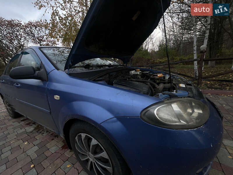 Хэтчбек Chevrolet Lacetti 2006 в Миргороде