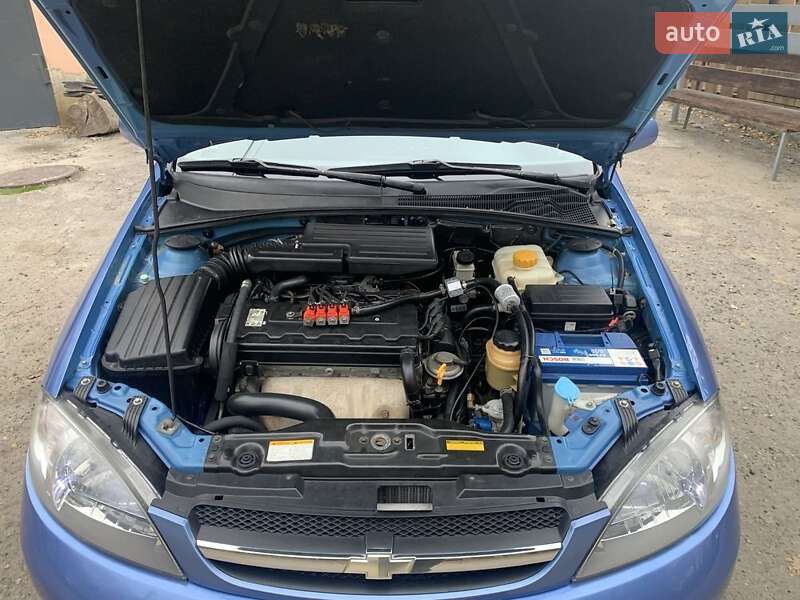 Хэтчбек Chevrolet Lacetti 2005 в Запорожье фото 11 Хэтчбек Chevrolet Lacetti 2005 в Запорожье