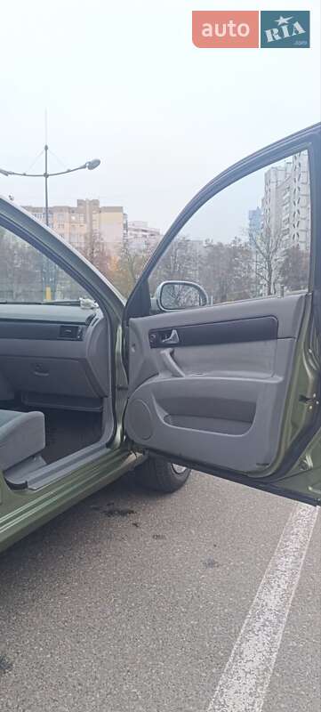 Седан Chevrolet Lacetti 2004 в Броварах
