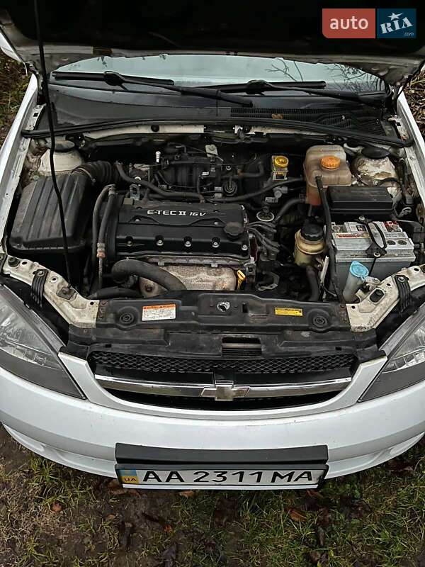 Хэтчбек Chevrolet Lacetti 2012 в Киеве