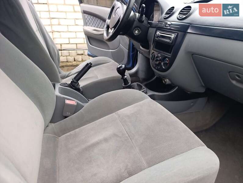 Хэтчбек Chevrolet Lacetti 2007 в Смеле фото 4 Хэтчбек Chevrolet Lacetti 2007 в Смеле