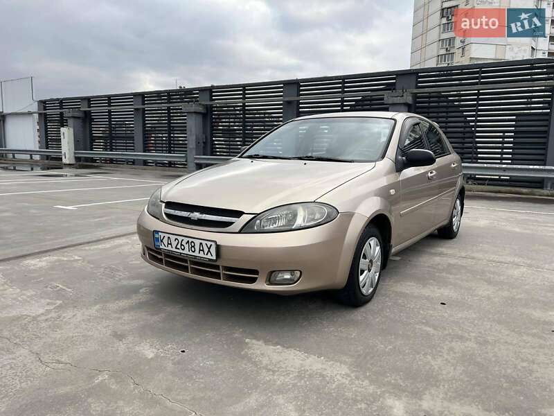 Хэтчбек Chevrolet Lacetti 2008 в Киеве