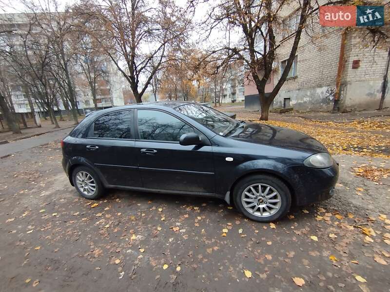 Хэтчбек Chevrolet Lacetti 2006 в Первомайске