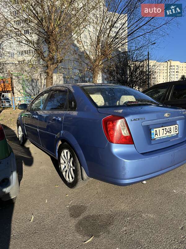 Седан Chevrolet Lacetti 2004 в Киеве