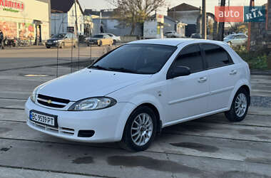 Хэтчбек Chevrolet Lacetti 2007 в Новом Буге
