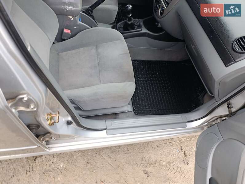 Универсал Chevrolet Lacetti 2006 в Киеве фото 54 Универсал Chevrolet Lacetti 2006 в Киеве