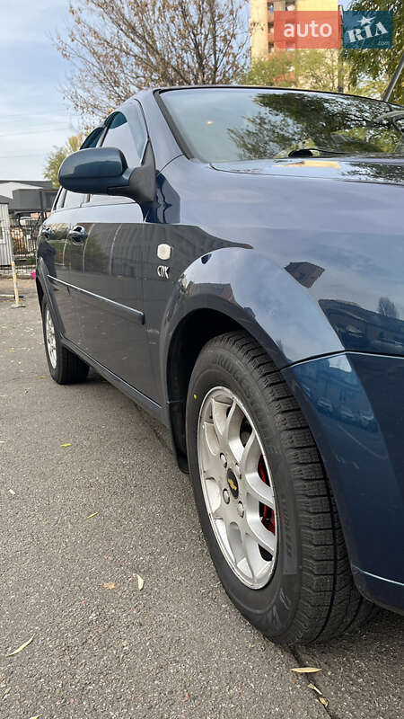 Седан Chevrolet Lacetti 2008 в Киеве