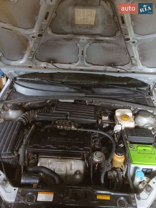 Хэтчбек Chevrolet Lacetti 2006 в Киеве