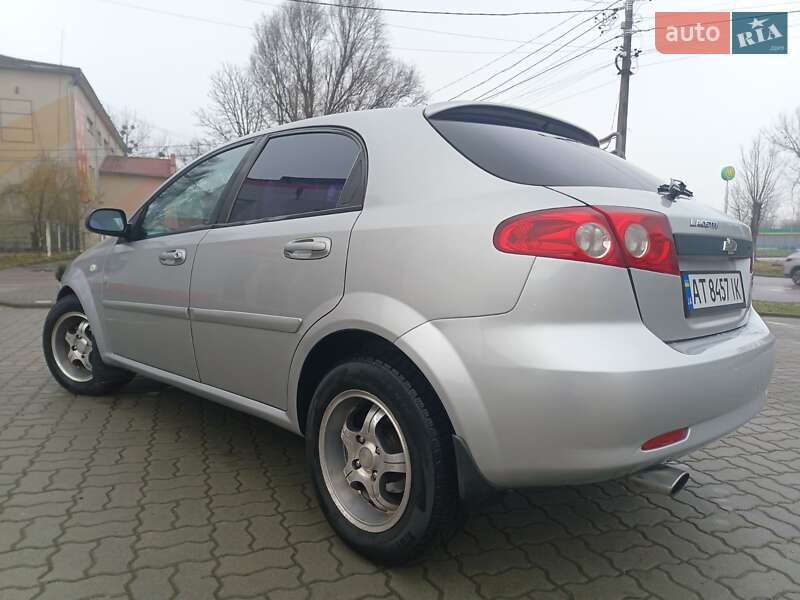 Хэтчбек Chevrolet Lacetti 2008 в Калуше