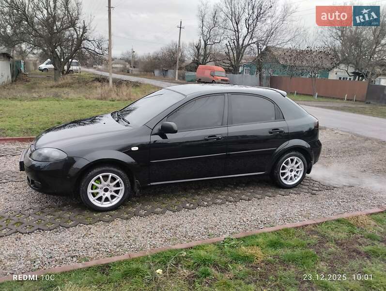 Хетчбек Chevrolet Lacetti 2005 в Павлограді фото Хетчбек Chevrolet Lacetti 2005 в Павлограді