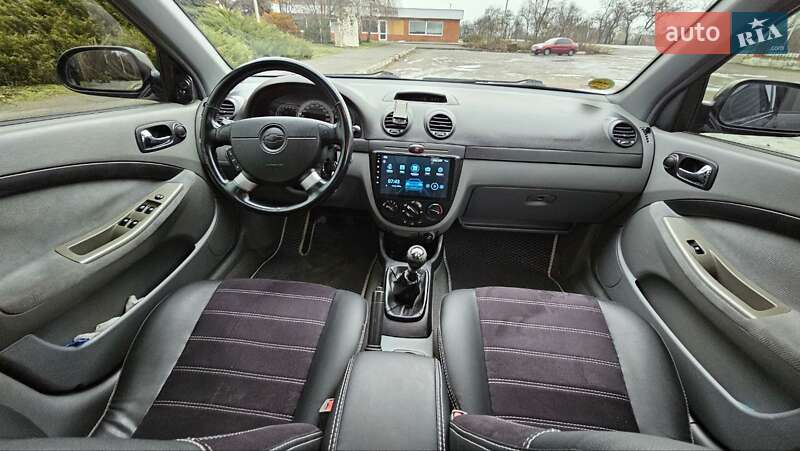 Хэтчбек Chevrolet Lacetti 2005 в Никополе фото 12 Хэтчбек Chevrolet Lacetti 2005 в Никополе