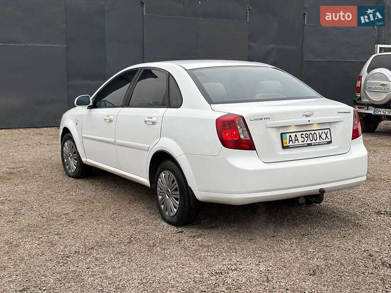 Chevrolet Lacetti 2011