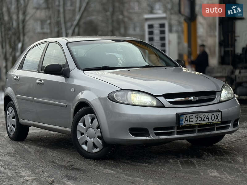 Хетчбек Chevrolet Lacetti 2004 в Дніпрі