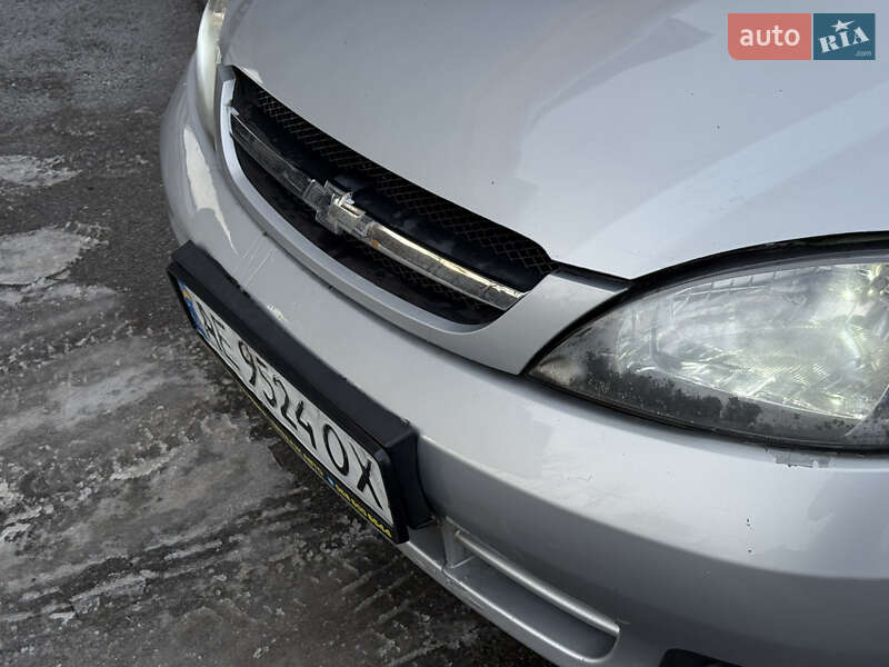 Хетчбек Chevrolet Lacetti 2004 в Дніпрі