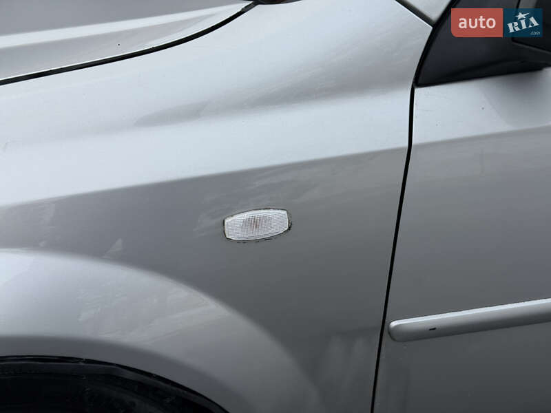 Хетчбек Chevrolet Lacetti 2004 в Дніпрі