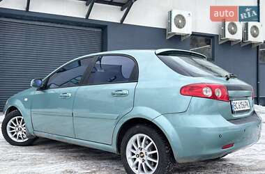 Хэтчбек Chevrolet Lacetti 2004 в Хмельницком