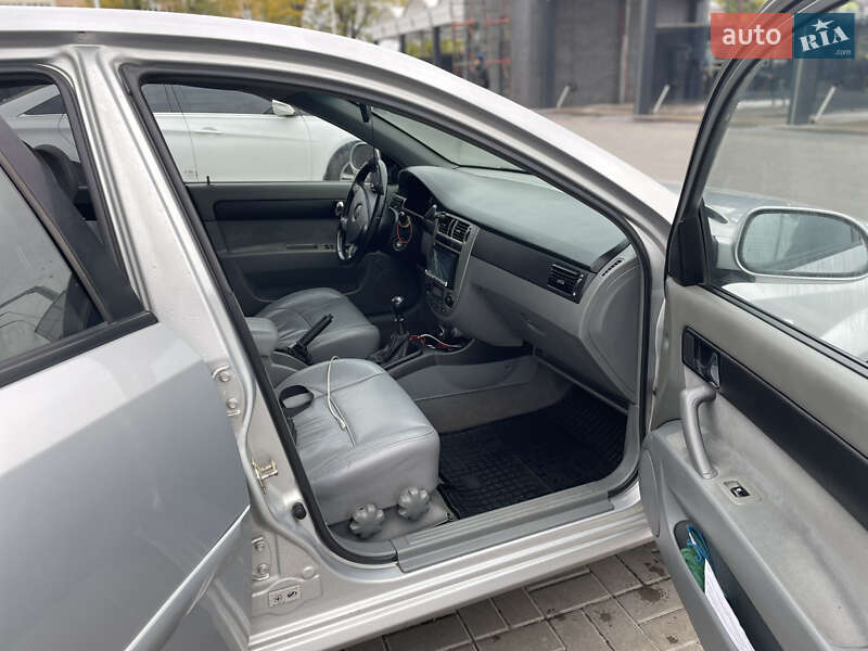 Седан Chevrolet Lacetti 2005 в Киеве