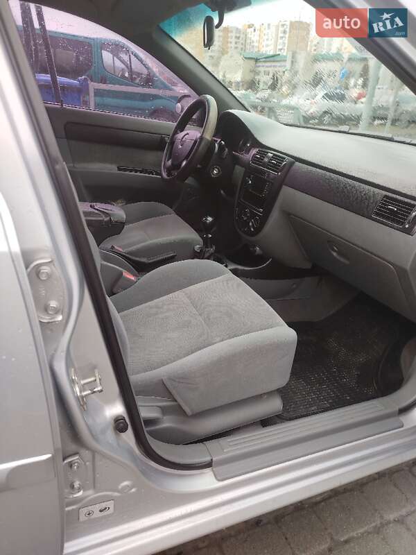 Седан Chevrolet Lacetti 2008 в Львові